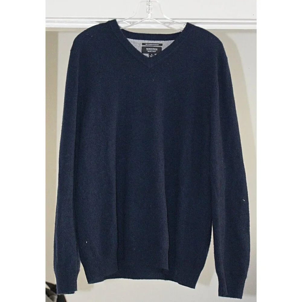 Nordstrom Men’s Shop Cashmere V-Neck Pullover in Navy, size Large, Oversize